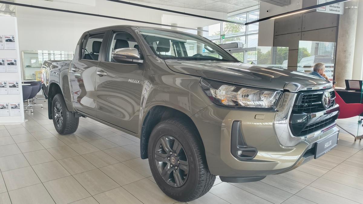 Toyota Hilux 2.4 D-4D 150 KM Active - Toyota Czajka