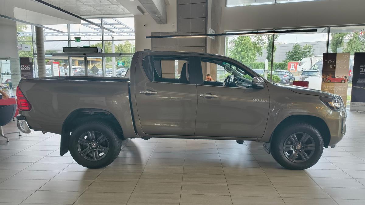 Toyota Hilux 2.4 D-4D 150 KM Active - Toyota Czajka