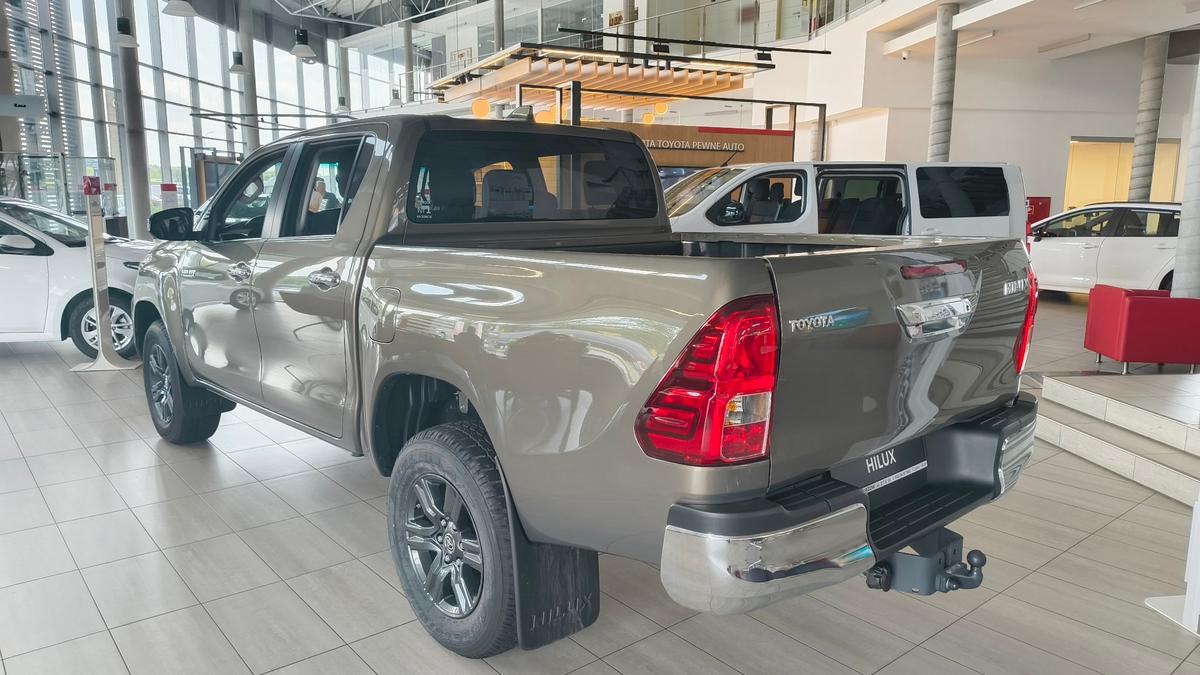 Toyota Hilux 2.4 D-4D 150 KM Active - Toyota Czajka