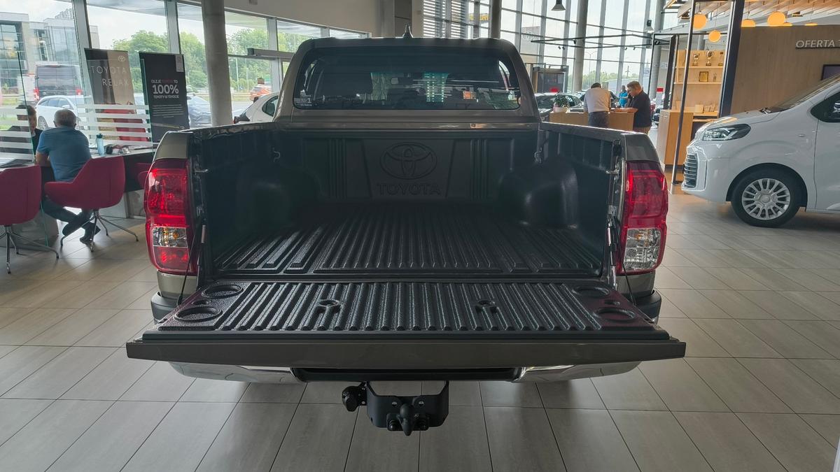 Toyota Hilux 2.4 D-4D 150 KM Active - Toyota Czajka