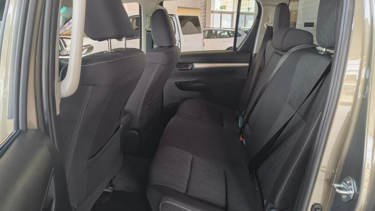 Toyota Hilux 2.4 D-4D 150 KM Active - Toyota Czajka