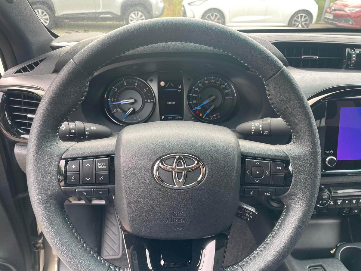 Toyota Hilux – MY24 2.8 D-4D 204 KM diesel Invincible - Toyota Czajka