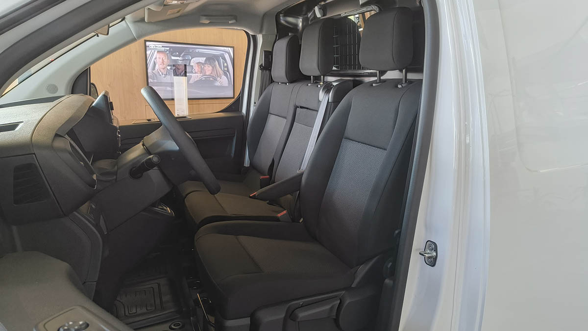 Toyota Proace Furgon Long 2.0 140 KM manual RP 2025  ACTIVE - Toyota Czajka