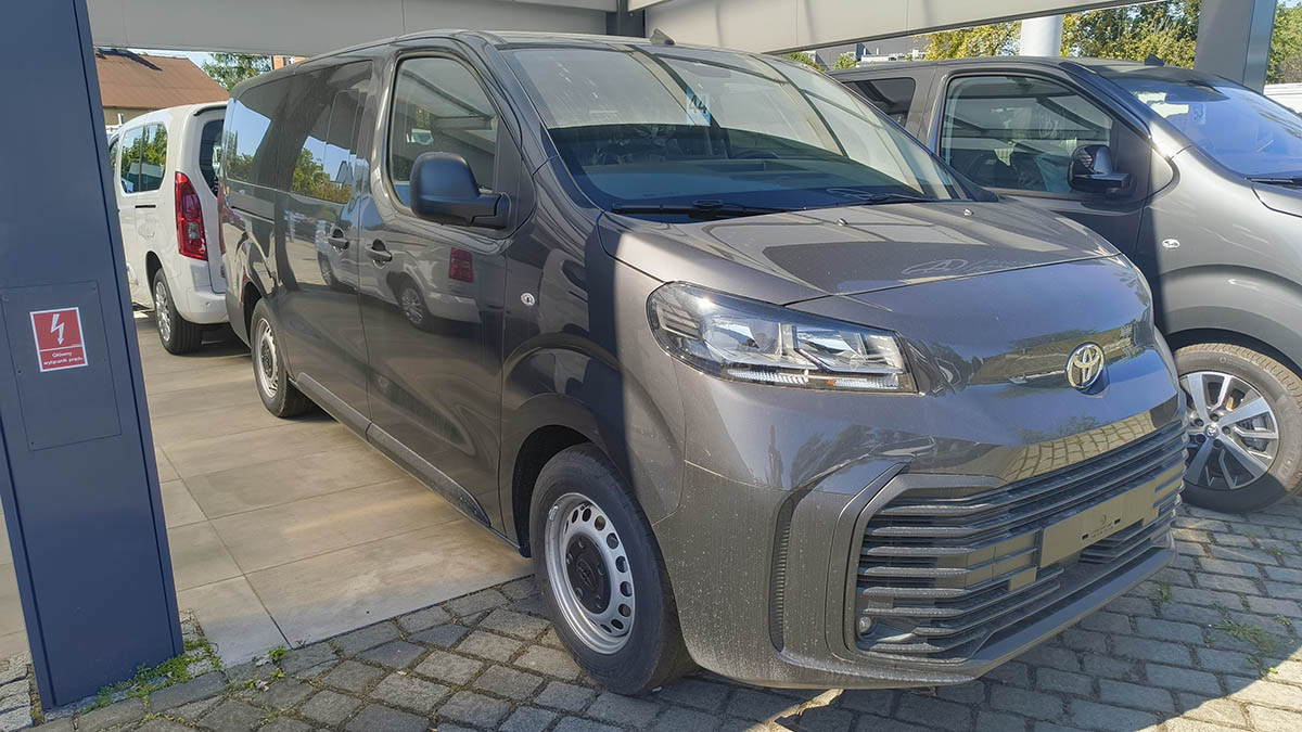 Toyota Proace Verso 2.0 D-4D 144KM 6M/T Combi - Toyota Czajka