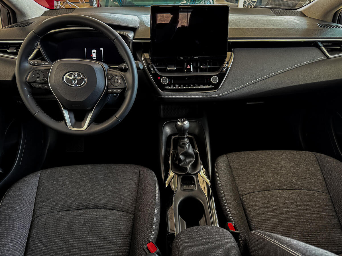 Toyota Corolla SD - MY  1,5 VVT-i 125 KM benzyna Comfort - Toyota Czajka