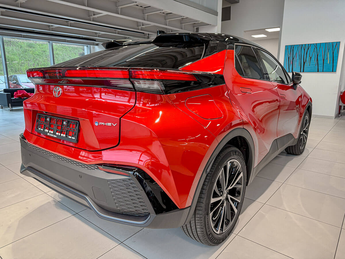 Toyota C‐HR 2.0 Hybrid Dynamic Force Plug-in 223 KM Executive - Toyota Czajka