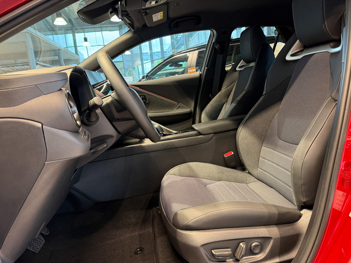 Toyota C‐HR 2.0 Hybrid Dynamic Force Plug-in 223 KM Executive - Toyota Czajka