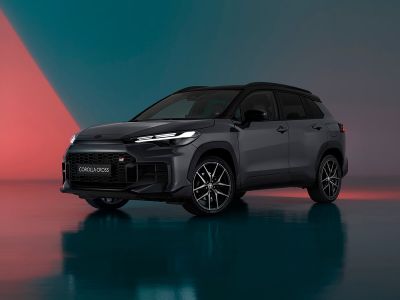 Toyota Corolla Cross – MC '25 2.0L Hybrid GR SPORT - Toyota Czajka